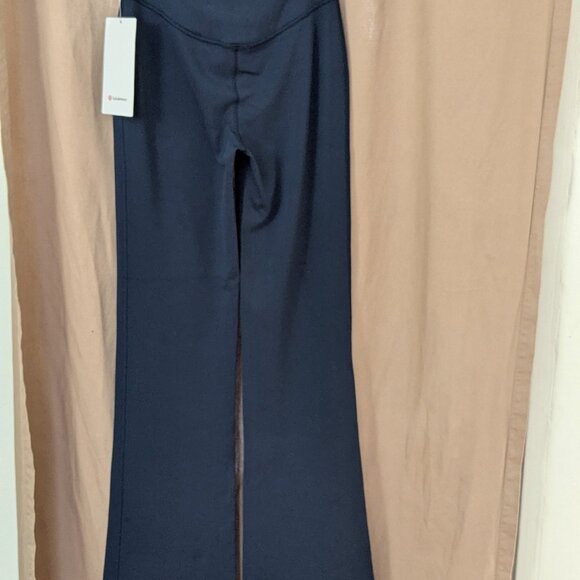 Lululemon Wunder Under SmoothCover High-Rise Bootcut Pant  - Sz 4 - Picture 3 of 3